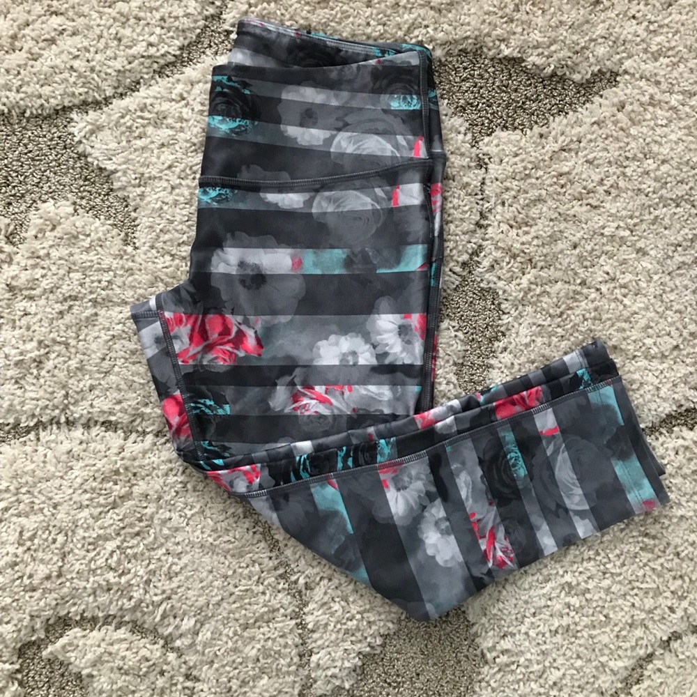 NWOT 🌹 Mondetta Workout Capri.